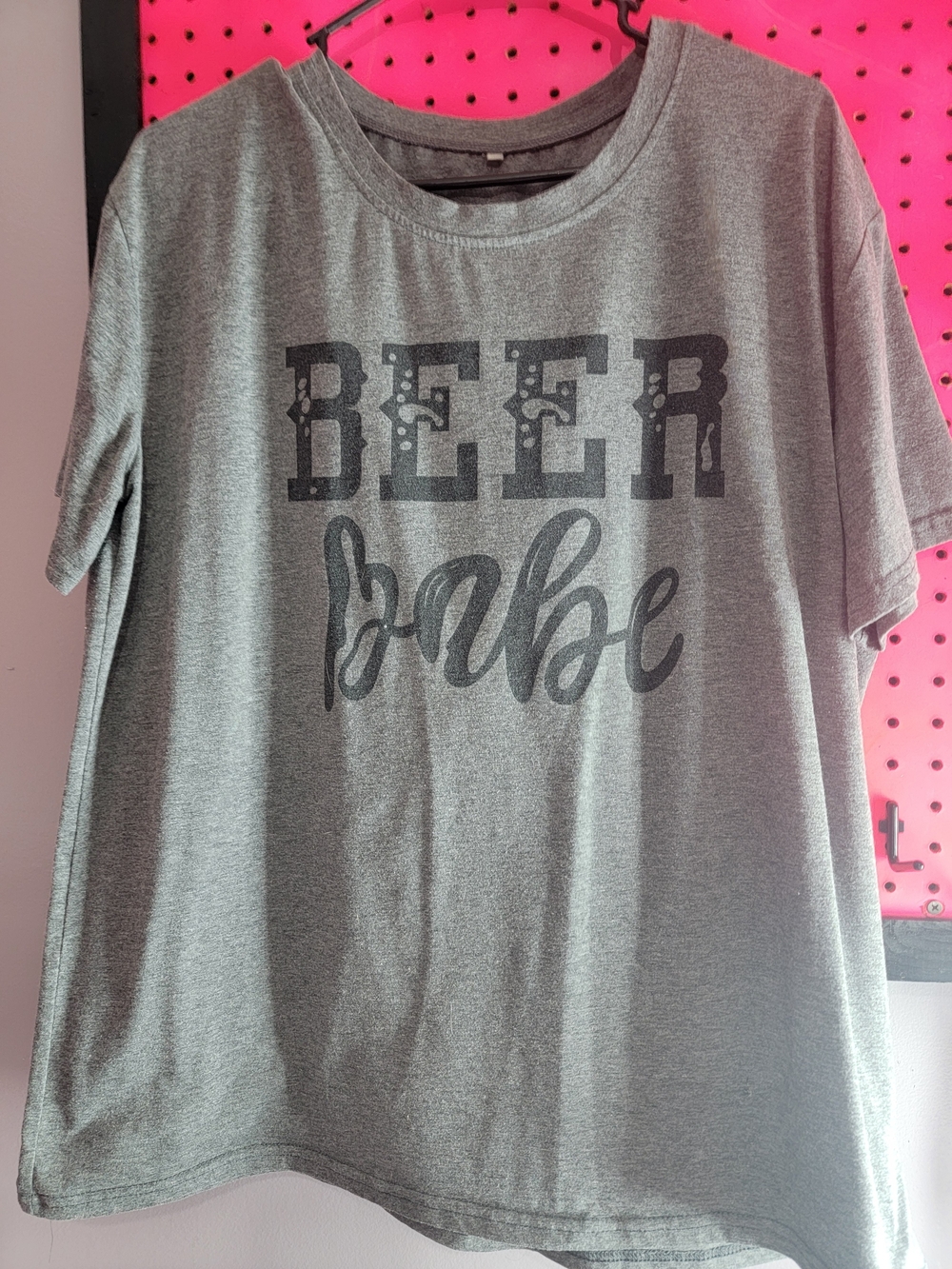 Beer Babe Men's Gray Graphic T-Shirt